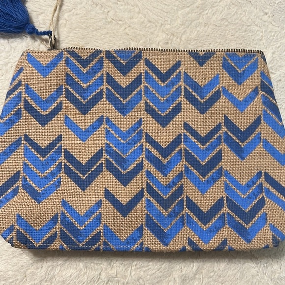 Neiman Marcus “Fashioned For Change” Blue Chevron Jute Clutch NWT — Tassel - Picture 8 of 11